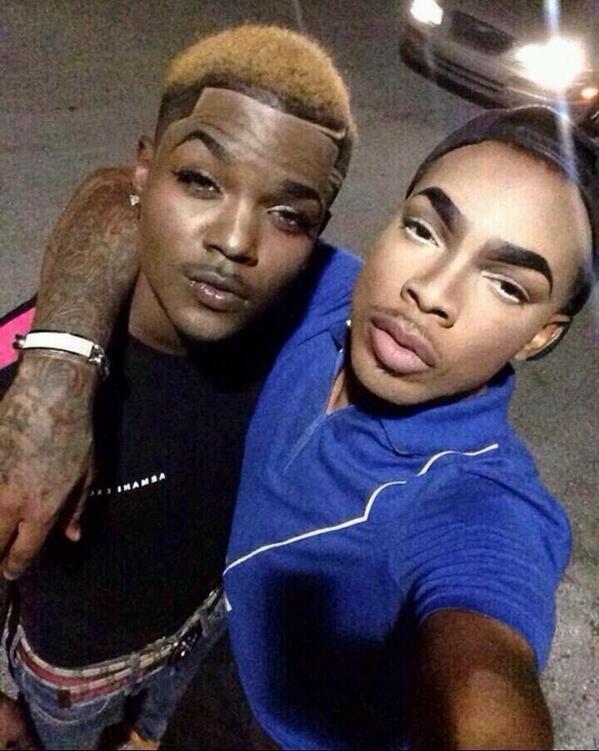 BloodBloodBIood's tweet image. Lightskinned &amp;amp; Darkskinned niggas take a L for this one blood💯