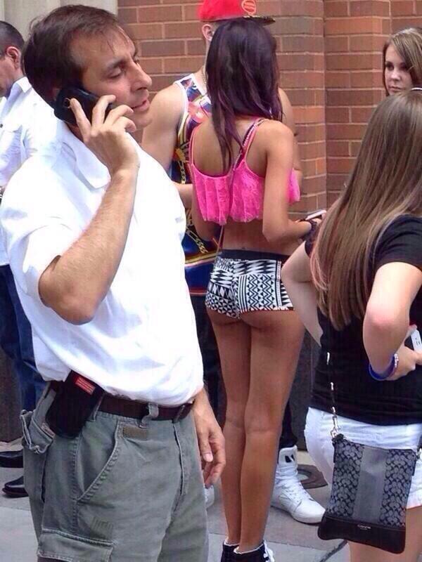 ltSexxyTeen's tweet image. If I left the house like this my parents would hit me with a frying pan