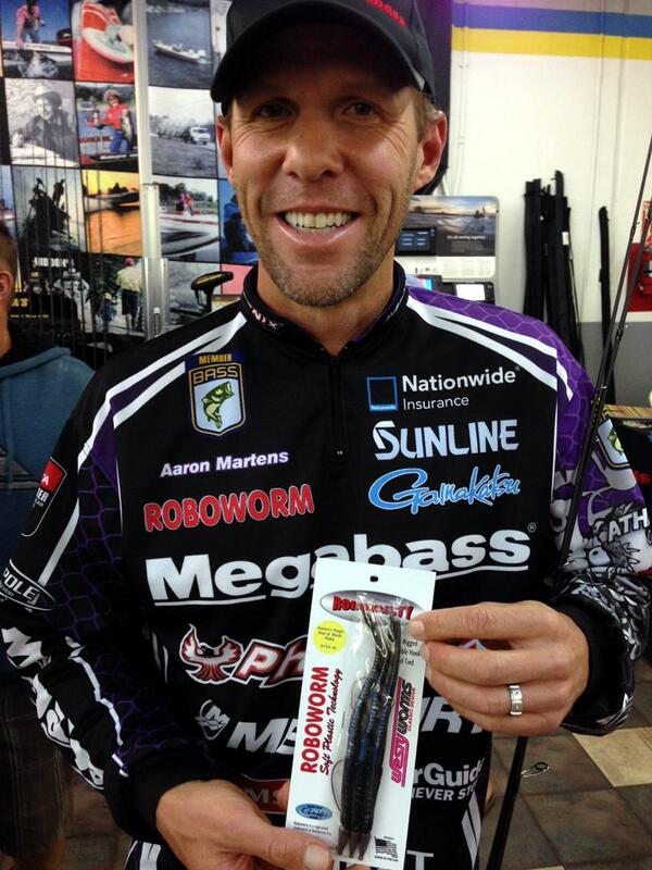 Jim Brown on X: Robowesty thumbs up..Aaron Martens Pre-rigged Roboworm at  the Anglers Marine Bass-A-Thon CA.  / X