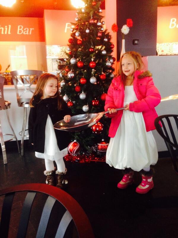RollerAd_London's tweet photo. @ChilDessert my girls having a blast! #LdnOnt http://t.co/yL2ydj1WfJ