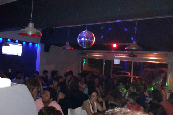 Hendrix_Bar's tweet photo. Hola soy HENDRIX! y ellos mis amigos!

Bienvenidos al bar! http://t.co/ssfniI9VtF
