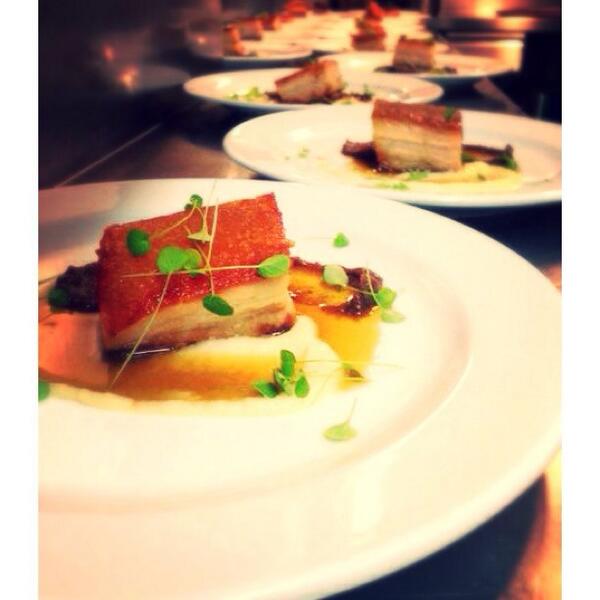 WandinVE's tweet photo. Twice cooked pork belly, apple ginger purée, dates &amp; Asian reduction. #food #foodie #wandin #wine @davekitchen28 http://t.co/70Oc3E0nvh