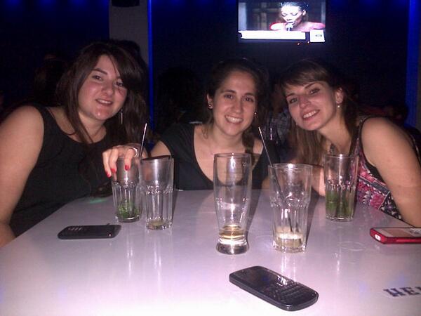 LuuluuFontana's tweet photo. @Hendrix_Bar. Otra noche en el bar... http://t.co/1e6HpveT6D