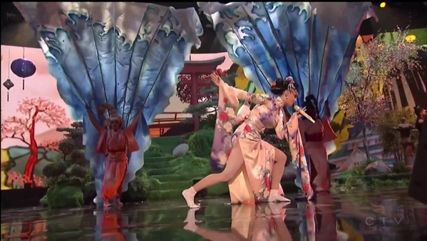 DrJasonParkDPT's tweet image. Wow for real? #insensitivity RT @originalspin: Dear Miss @katyperry, a small word of advice: NEVER GO FULL GEISHA.