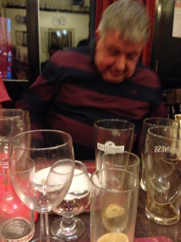 NeiltuckerNeil's tweet photo. @t16tuc @iantucks looks like the last round finished him off ! 🍺🍺😂😂 http://t.co/r4Y6ulakDg