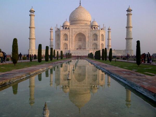 Chrismarog's tweet photo. Taj Mahal - Stunning http://t.co/a6ILpGBU3p