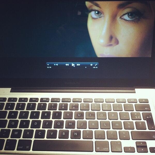 RAPMAGROHFF's tweet photo. #KSOC 4 LIFE Clip #rohff el padre! #acting #passion #passionnée #tournage #clip #princess2mars #jadore 😊😉😁 http://t.co/R3Dn8plWJg