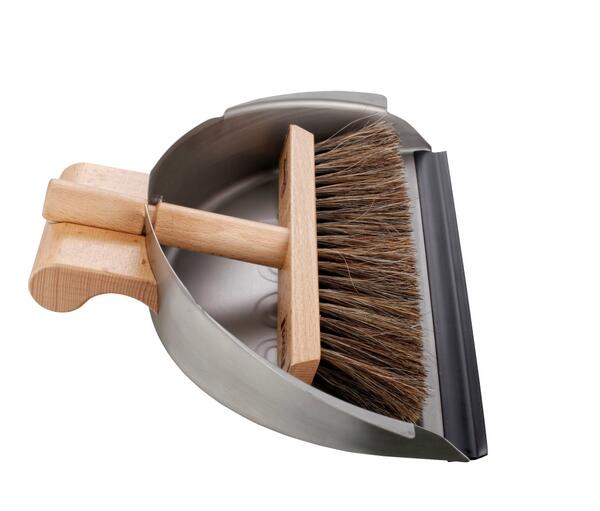 Das Kehrset wurde unter Design-, Handhabungs- und Qualitätsgesichtspunkten passgenau zum Qualitätskübli entwickelt.