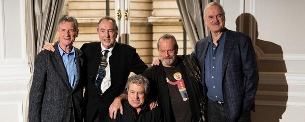 SensaCine's tweet photo. Cracks! #MontyPython agotan las entradas de su nuevo show en 43 segundos! #MontyPythonReunion http://t.co/RDUGKsExSo http://t.co/X59qtfDe9b