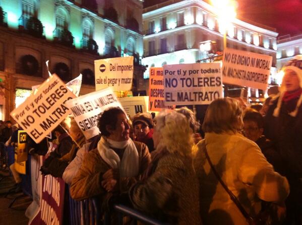 Calentando motores en Sol #25N El machismo mata