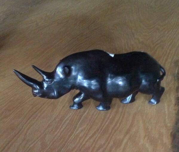 _SkyNotLimited's tweet photo. Make a donation of $125 or more and get a really unique and hand made Tanzania sculptures. Like this one! #charity http://t.co/g4vLG9Ruu0