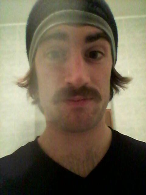 KoolHandLuke45's tweet photo. Day 25... Thinking about getting a comb #overgrown #movember http://t.co/7g4MPirGeU