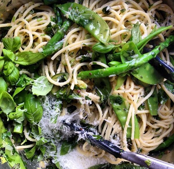 antoninaparker's tweet photo. #garden #pasta @roxannefirst #recipetesting see you later x http://t.co/ryLXinWpRN