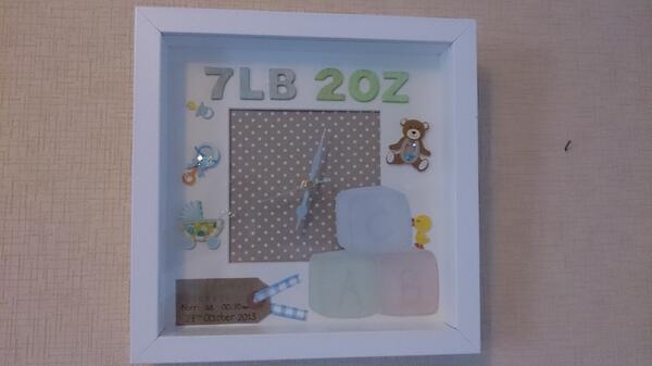 cleverclox's tweet photo. Slightly different newborn baby clock, showing the weight at the top then child's full name, d.o.b &amp; time in the tag http://t.co/PGVysta70K