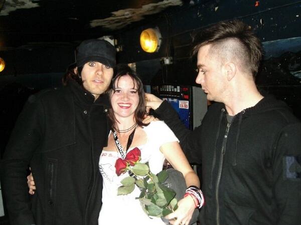 30STMRT's tweet photo. RT@clare666: @JaredLeto and @ShannonLeto https://t.co/65SQFXv5JF #2007 #MeOnMars