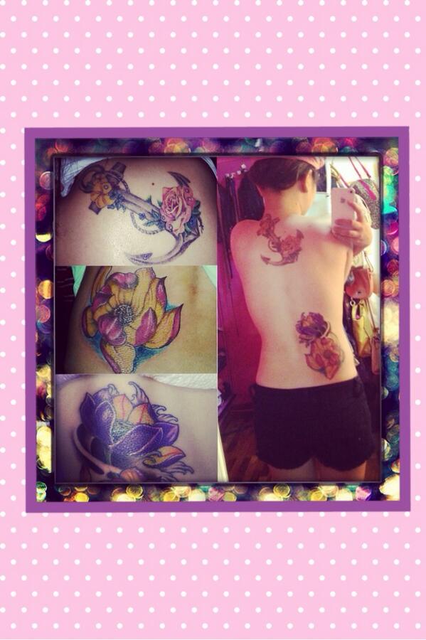 elainekitty14's tweet photo. Hmmmmmm?? Nkakamiss n mgpatattoo..-__- gusto ko na ulit... #tattoo #anchor #lotus #family http://t.co/2cQpo1c5Hn