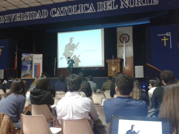 arojasurf's tweet image. @silviopoderes contando su testimonio de Innovación musical en #CeicEmprende