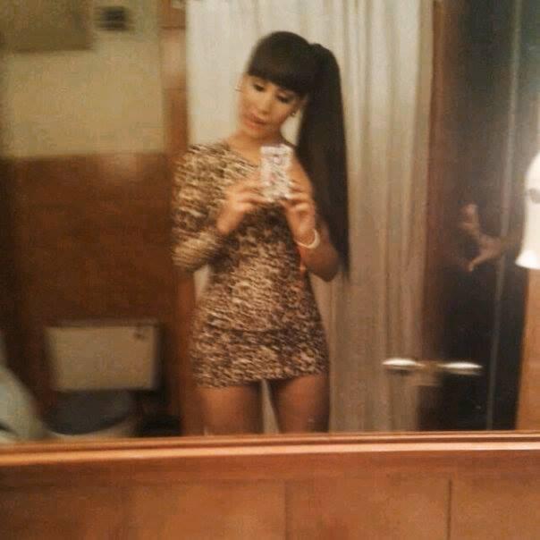 Listo cambiada para salir se me cuidan mucho . Besos http://t.co/hacQ1q6AcC