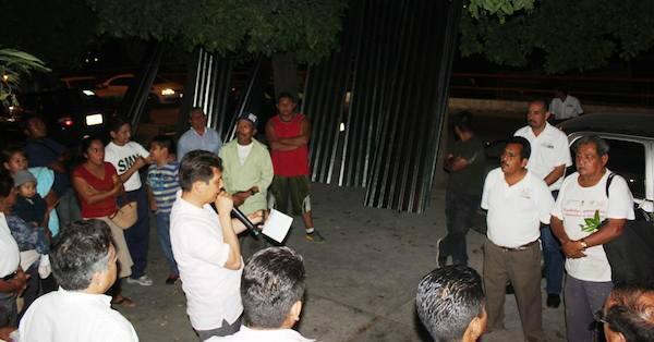 Gira de trabajo de <a href="/ArcosCatalan/">David Catalan-Arcos</a> la colonia Obrera en #Chilpancingo #Guerrero bit.ly/1bPCKYk