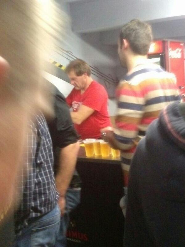 DanielFenijn's tweet photo. @VITV nieuwe kantine held?#janboskamp http://t.co/5dhMDB6qSQ