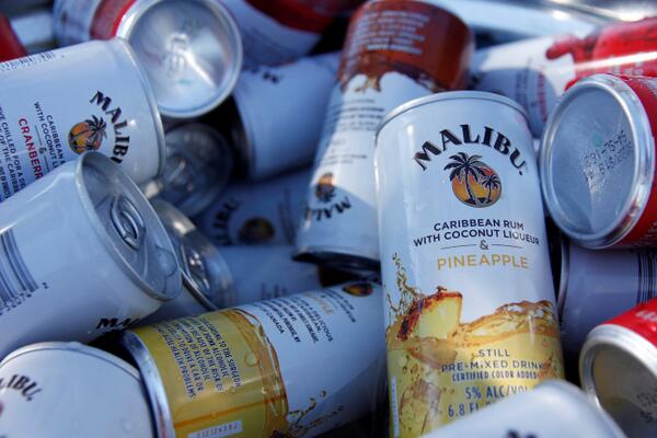 "<a href="/Malibu_Rum/">Malibu Fan</a>: Guaranteed to be a hit at your #Thanksgiving party! #MalibuCans " <a href="/PanSam/">Pan Ward</a> look what's front and square..