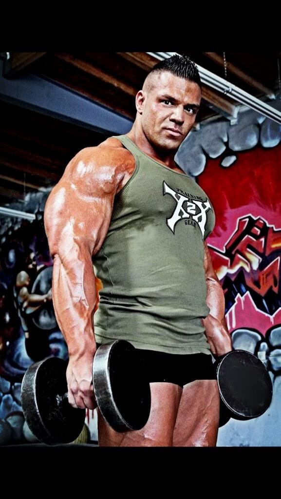 CelesteBonin's tweet photo. #ManTipMonday brought to you by the president of #PrimeNutriton @braunfitness http://t.co/0tT3zm7mAD http://t.co/bEg6Iy2MMt