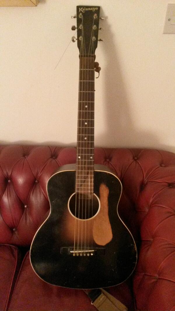 GroveAutoBody's tweet image. Vintage guitar porn