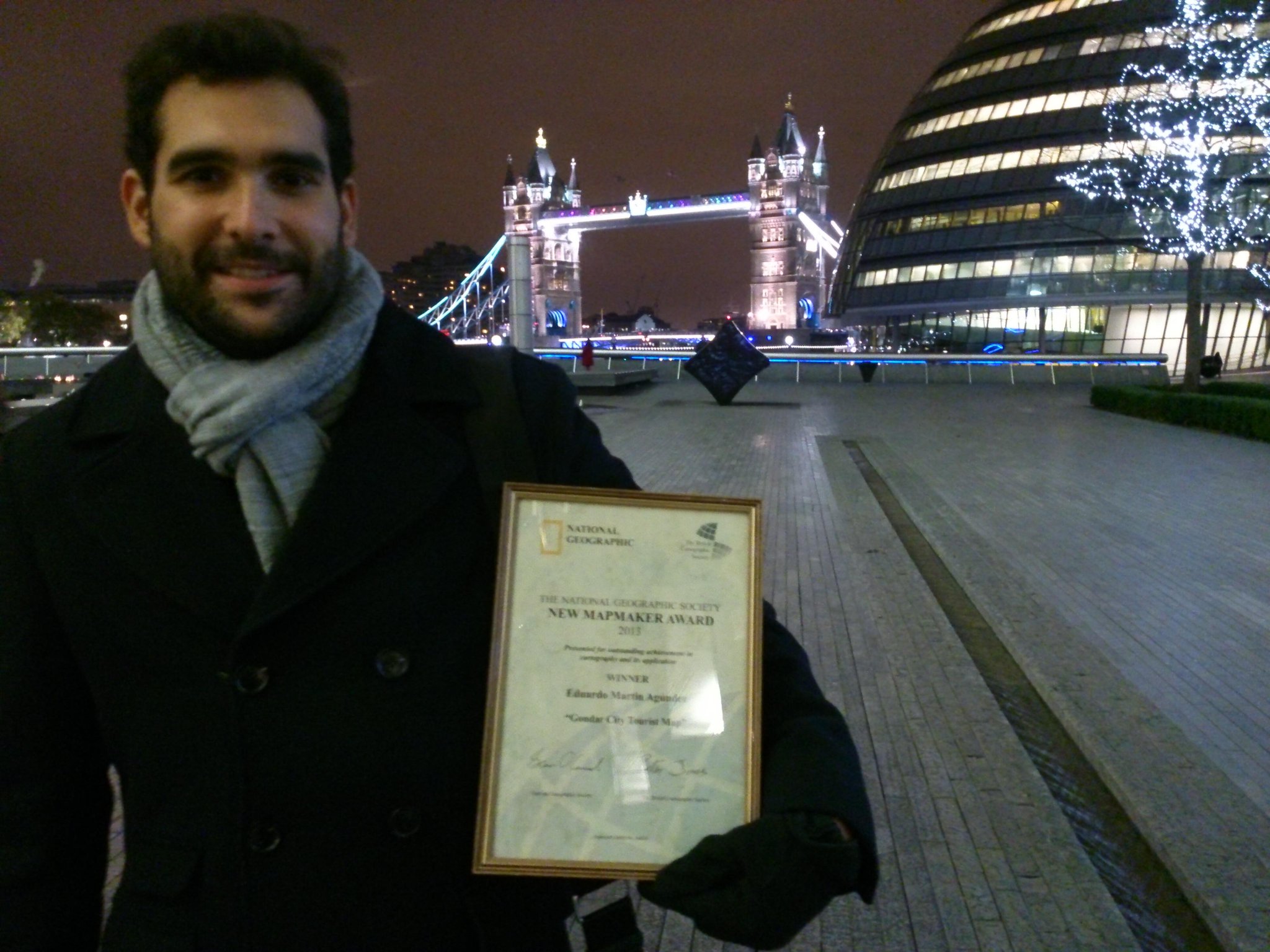 Eduardo Martin Agúndez with his certificate