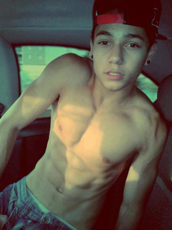 TopModels10 tweet picture