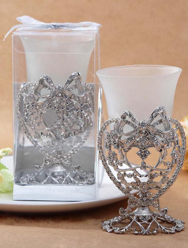 MubuyShopping's tweet photo. Bow and Heart Pattern Candle Holder Silver, Perfect for decorating wedding and bridal chamber. http://t.co/WjwsCWtaCe http://t.co/jvpsgZupVL