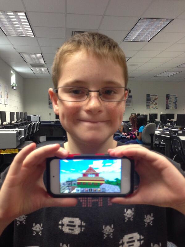 LauraBTRT's tweet image. Students in #minecraft after school club get very creative! #sigml