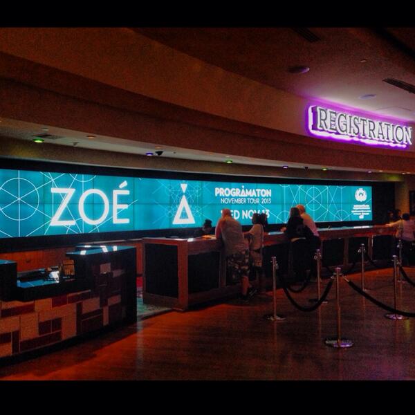 Jam2511's tweet photo. @zoetheband en vivo hoy en The Joint, Las Vegas... http://t.co/q3mdhzQvLI