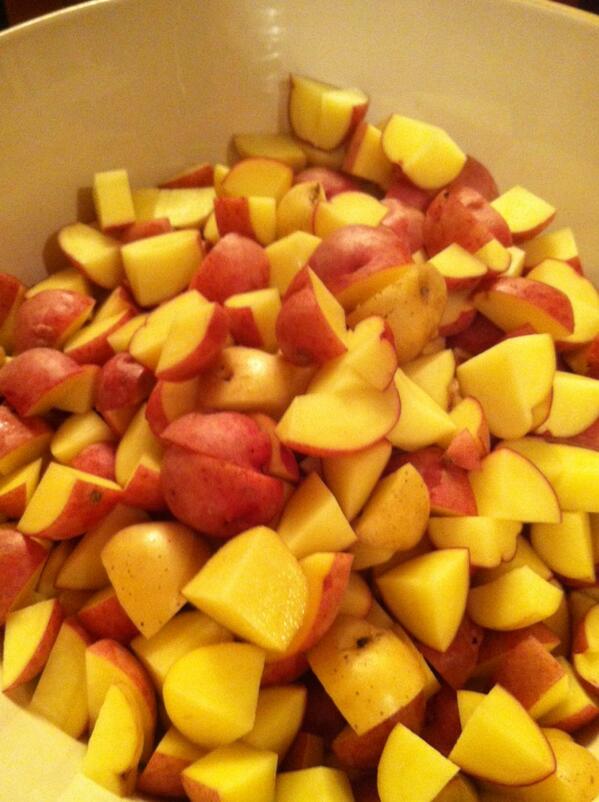 malto54's tweet photo. 20 pounds of potatoes for staff breakfast. Come hungry!!! http://t.co/G0y1uylGQj