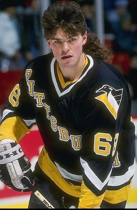 BroFlowCode's tweet image. Jaromir Jagr in his prime #FlowCode #beaut