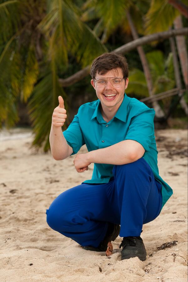 Channel7's tweet photo. Here's Peter before. As for after ... You gotta see it to believe it! #BATG #Geek2Chic #makeover http://t.co/dMTahAYA9B