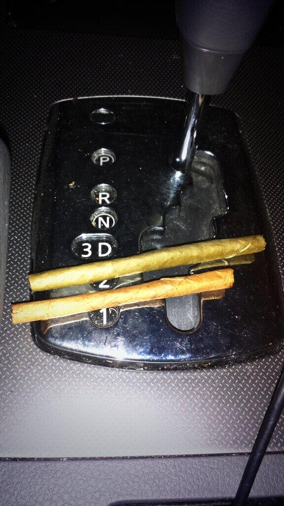 Nadierleviatan's tweet image. Idgaf what u thinkin bout me #2Blunts to the face