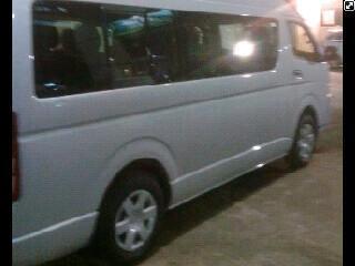 midiahn's tweet photo. piro RT @rentcarID: #PromoNewYear toyota hiace 10-12 seats ,AC,karaoke,TV. 08891447997/326FE000 cc: @midiahn http://t.co/mWjiDB89F6