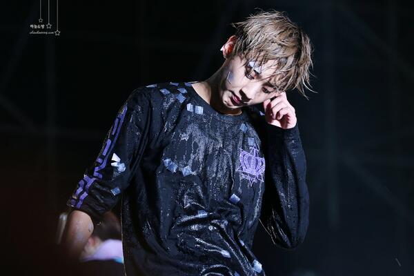 Teen_Chunjeey's tweet photo. "@ChunjiPlanet: [PIC] 131109 Chunji @ Teen top No.1 Asia tour in Taiwan http://t.co/tAddTtaQGP (cr: chanhee_sky)"