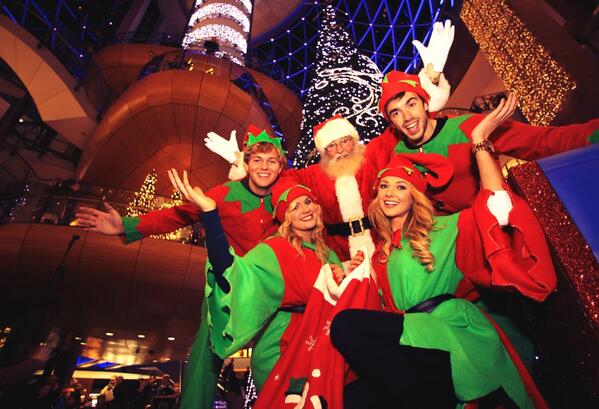 MeaganGreenUK's tweet photo. @santa!! We know him!! @ChloeA7 @michaelmccann01 @jamesstewart94 @MissWorldNI #ChristmasElves #VictoriaSquare 🎅🎄�� http://t.co/qTuEU0uuDQ