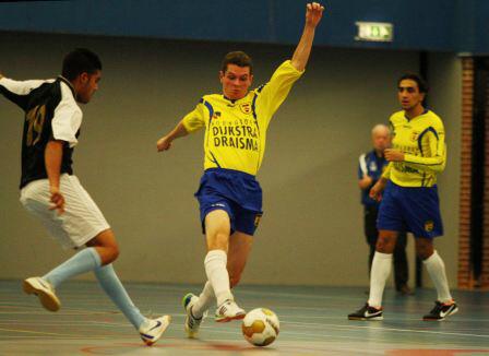 MartindeJong68's tweet photo. Fotoverslag van @FutsalCambuur - @FutsalHeerenv1 online. http://t.co/hdShoXIVfd #derby #zaalvoetbal http://t.co/CgTBezC8vv