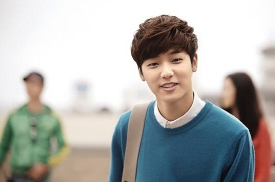 [News] '상속자들' 강민혁, 모범생의 매끈 꿀피부 '훈남미소' [TD포토] BTS of #Heirs #KangMinHyuk news.nate.com/view/20131114n…
~Tizzie