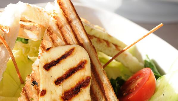 Kristal Cafe tweet media