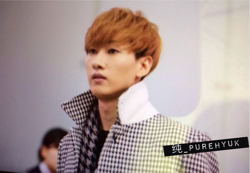 BZBek-XCAAAk4Iy.jpg:large