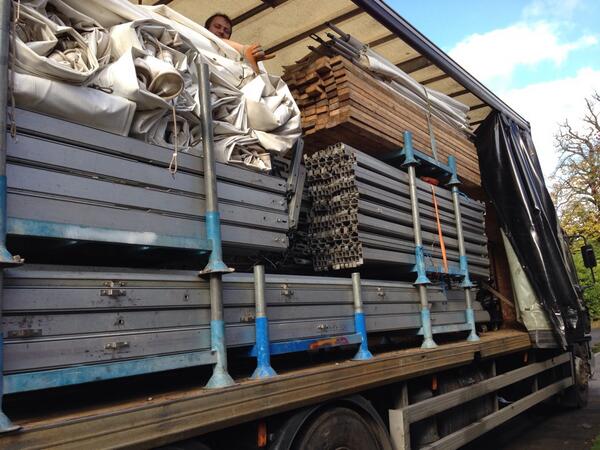 YmlMarquees's tweet photo. This picture just in from a team member on site, marquee organisation and logistics at its best! http://t.co/N7VhSnOklq