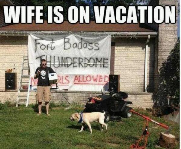 RealManStuff1's tweet image. Me when my girlfriend is out of town.