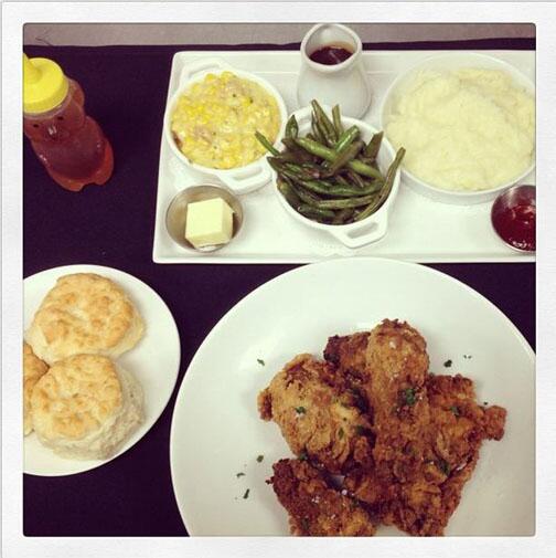 garytmills's tweet image. Fried chicken, Sunday dinner reunite at Jacksonville's @BlackSheepJax bit.ly/1bxpVVZ #diningnotes