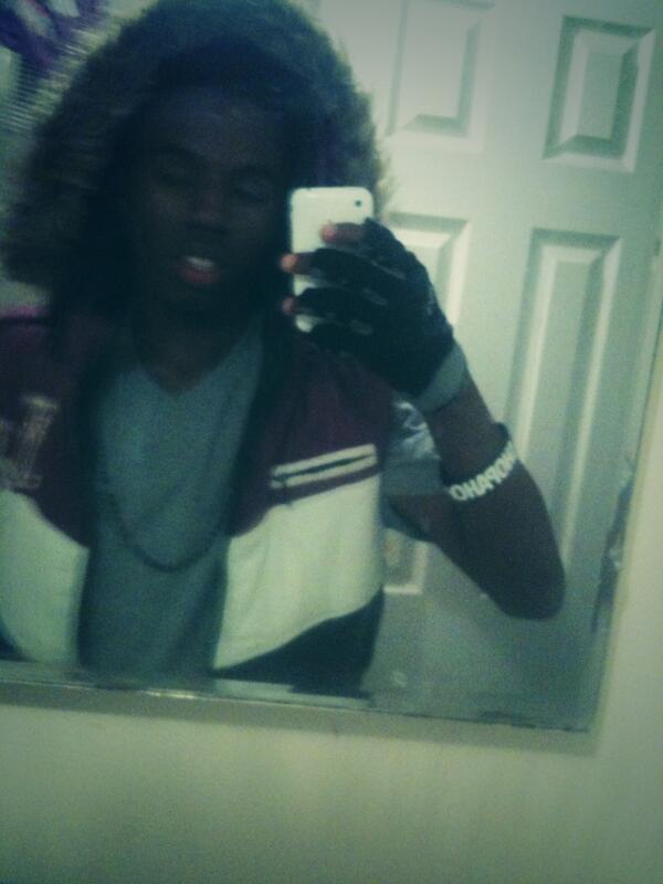 kiddsway's tweet photo. Cooling in that vest...ps not gay http://t.co/9wnl9GQACi