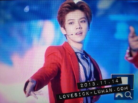 luludeer_'s tweet photo. "@lovesick_luhan: 131114 Melon Music Awards - EXO 루한! why so serious~~ 상큼한 와소시도~ #루한 #luhan #EXO http://t.co/Hjz2YFZj6a"