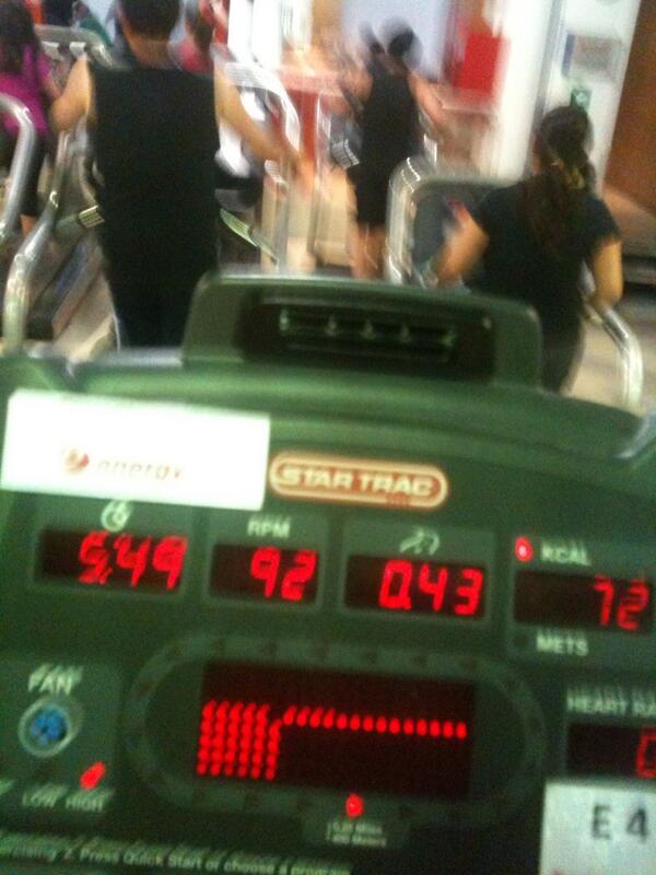 Stratokster's tweet photo. full gym ;) http://t.co/1zhw5AzwN2