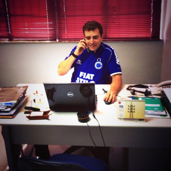 L_Caram's tweet photo. @globoesportecom TO ENROLADO NO TRABALHO HJ !!! http://t.co/03Mcdw9o1z